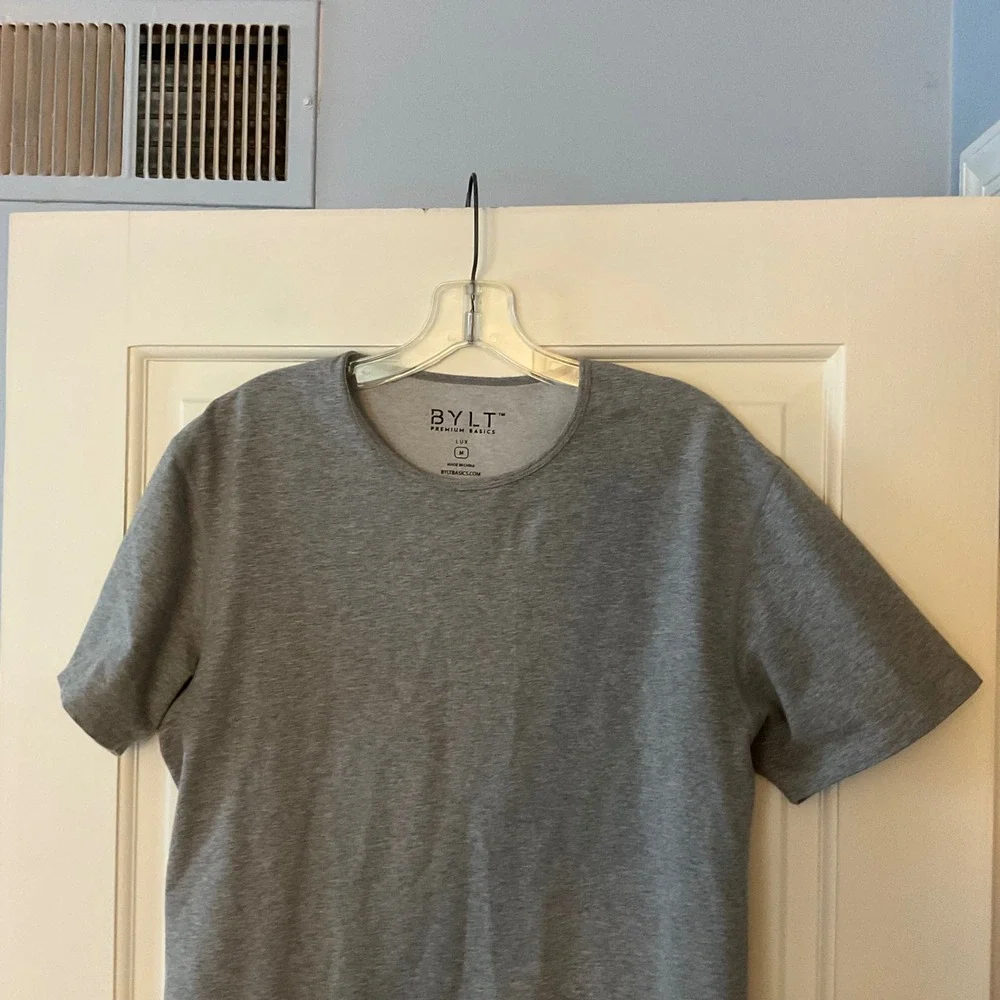 BYLT Premium Basics Lux Drop Cut Tee Mens M Grey Athletic Fit Short Sleeve Shirt